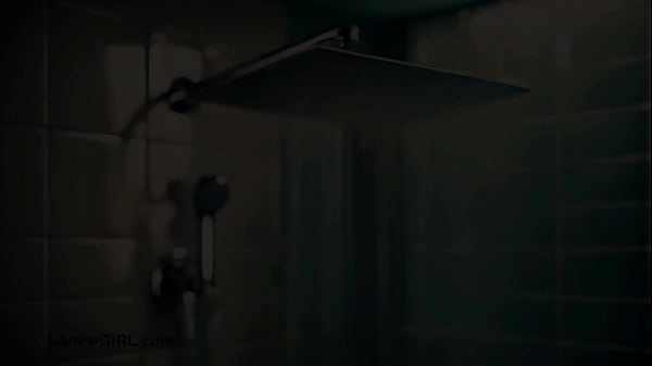 Cute teen blonde took a bath – Free HD MILF Porn