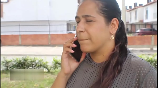Descubro a mi hermanastra puta con otros hombres y ella decide incluirme en su grupo de sementales para pagar mi silencio y me da la demostración con una buena follada – PORNO EN ESPAÑOL – Free HD MILF Porn
