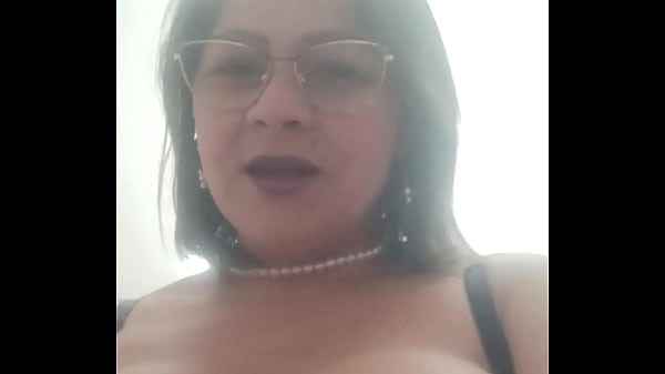 ENCUENTRO VIDEO QUE MI MADRASTRA LE ENVIA A SUS AMANTES – Free HD MILF Porn