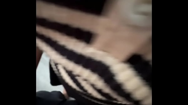 La roomie viene a pagar su mes de piso y le hacemos descuento. – Free HD MILF Porn