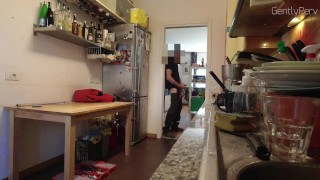 PLUMBER ADVENTURE Pt 1. Casalinga MILF vuole il cazzo dell’idraulico. – Free HD MILF Porn